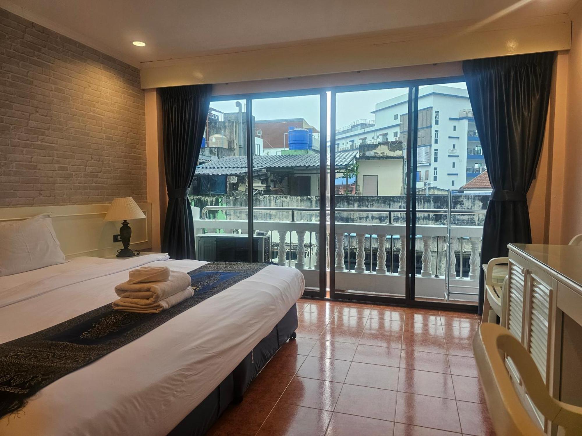 Patong Central Residence & Apartment Quarto foto