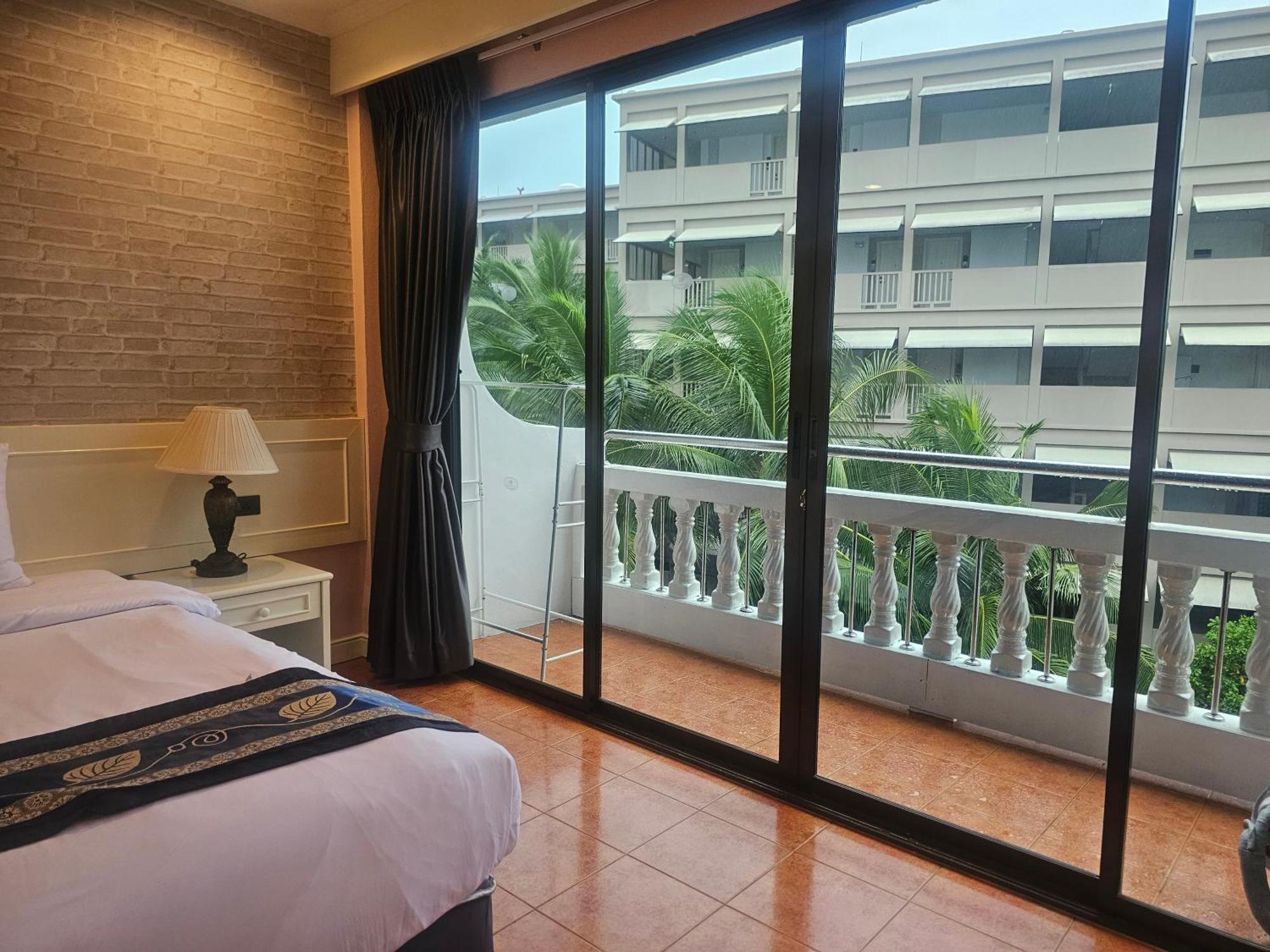 Patong Central Residence & Apartment Quarto foto
