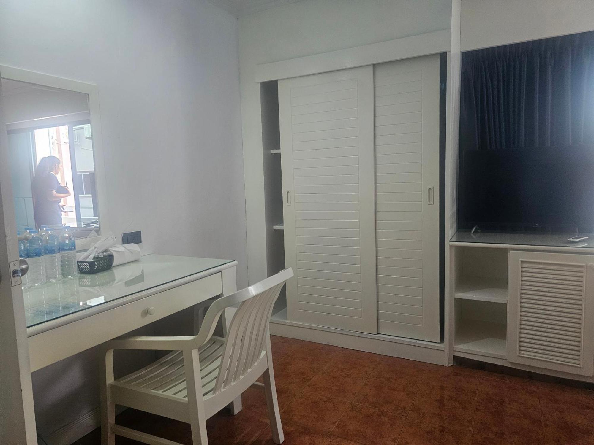 Patong Central Residence & Apartment Quarto foto